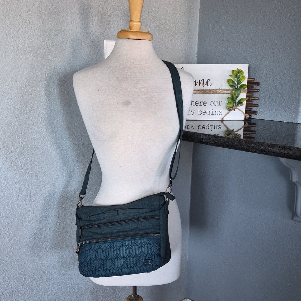 LUG Slider, Hobo Blue Quilted Crossbody Bag - Picture 11 of 11